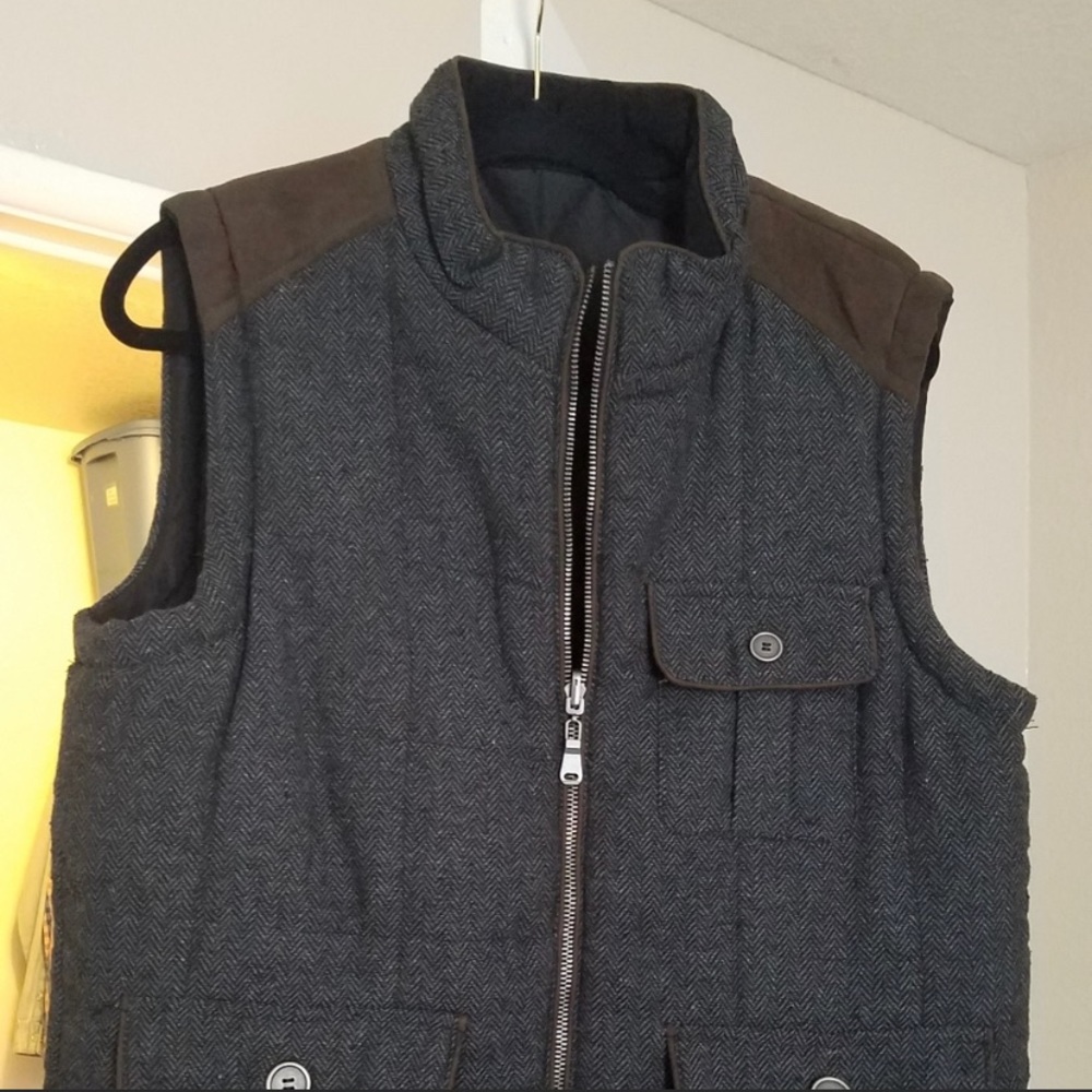 Reversible vest